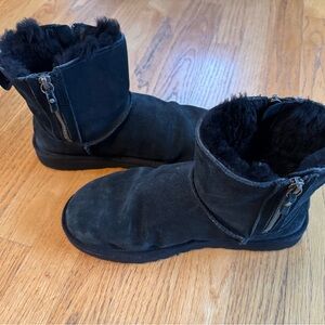 Women's Black Ugg with Zipper